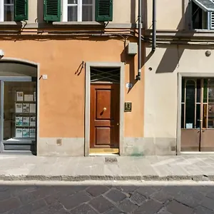 In San Niccolo / Historic Centre Apartment